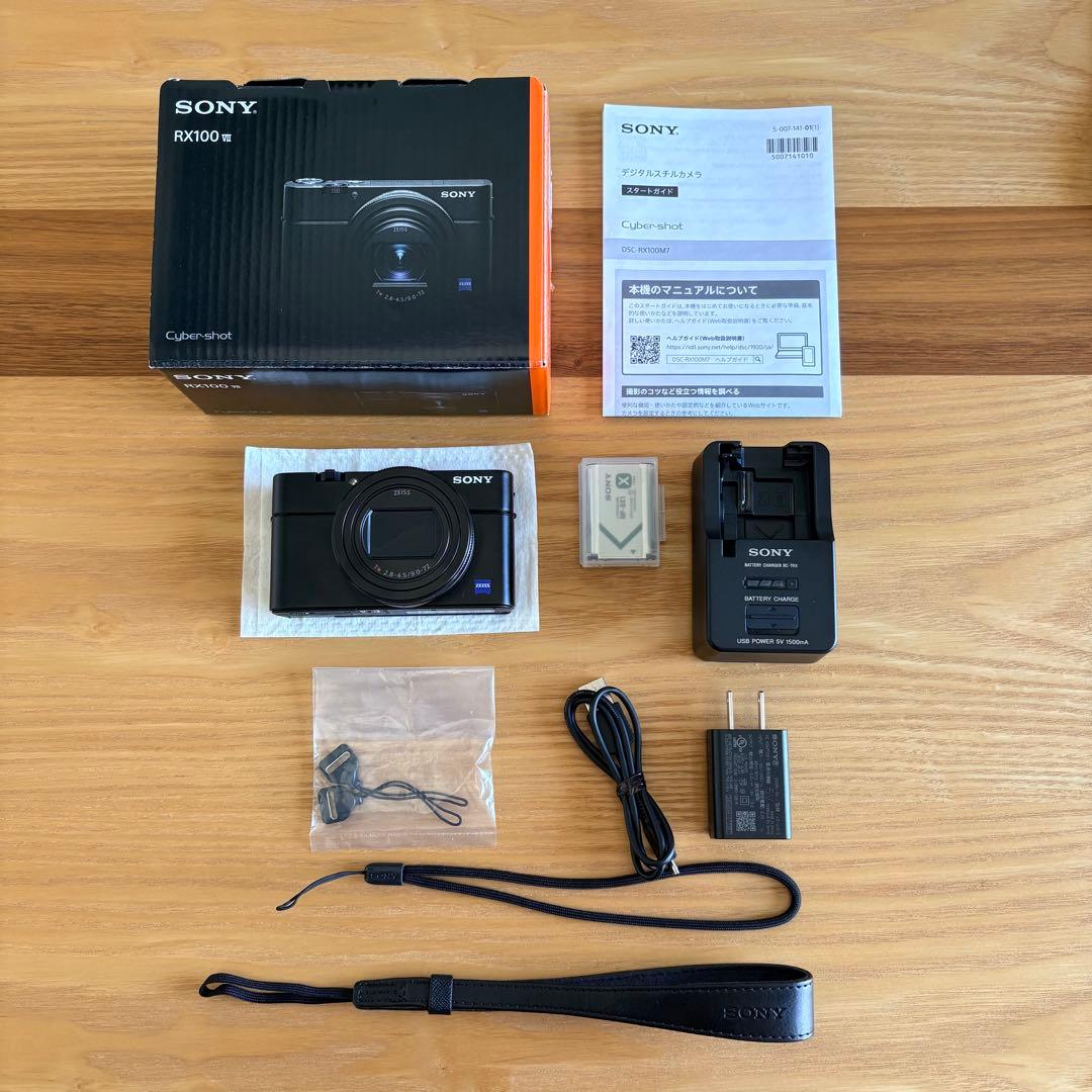 ソニー Cyber-Shot DSC-RX100M7
