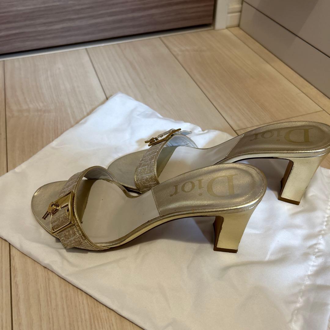 Dior ゴールド ミュールサンダル