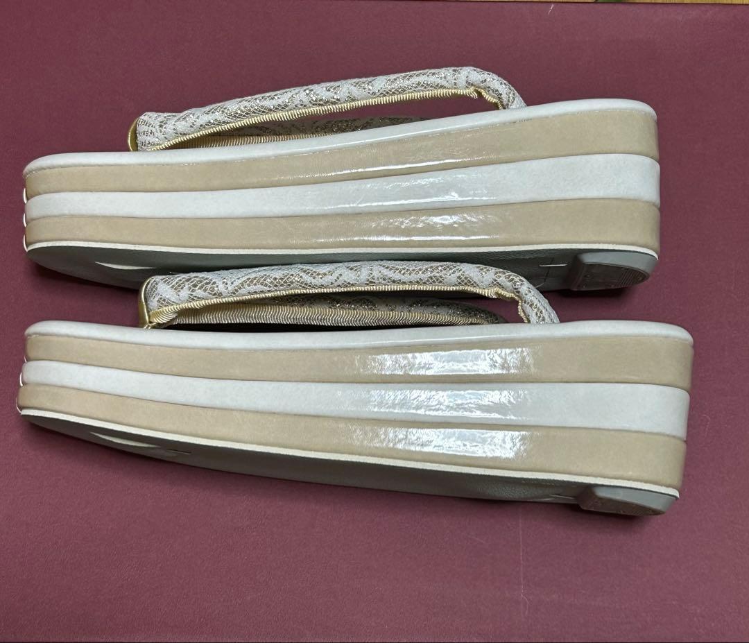 ponta ☆彡ホワイトレースハンドバッグと草履セット