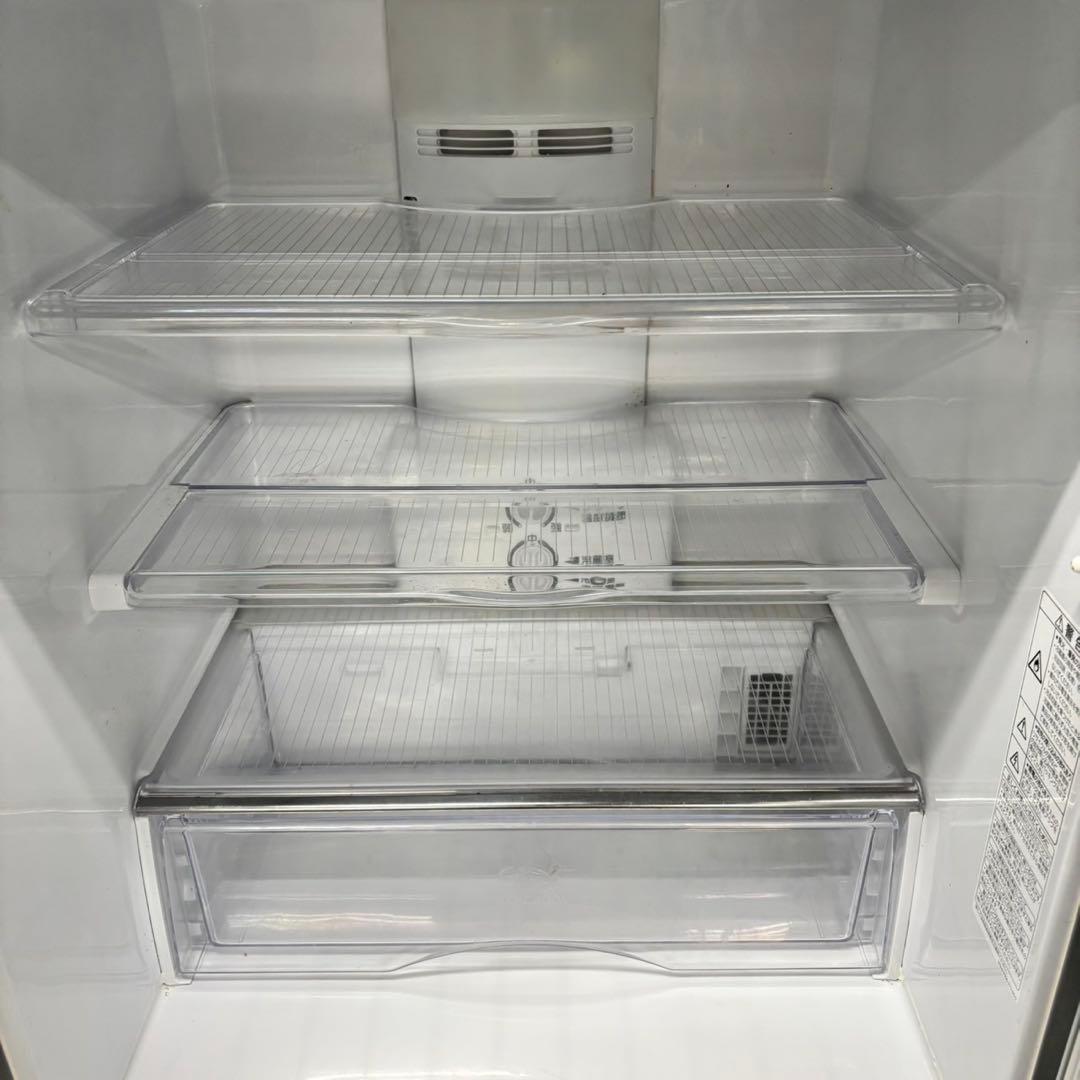 632 大型冷蔵庫　家庭向け　200L強　一人暮らし〜4人まで　保証込み