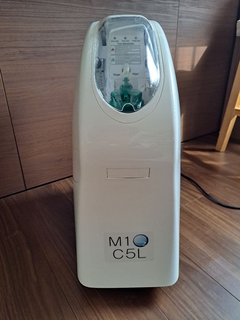 神戸メディケア　酸素濃縮器　酸素発生器M102-C5L