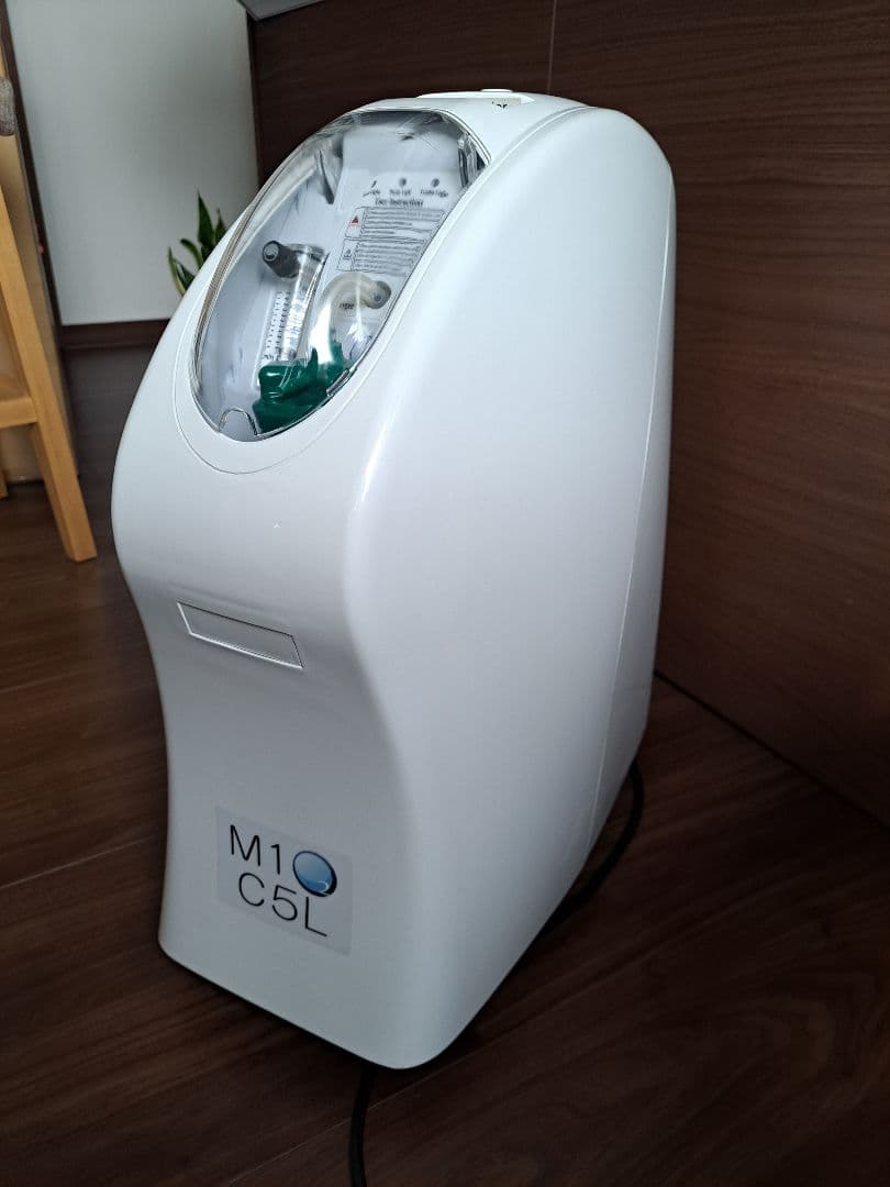 神戸メディケア　酸素濃縮器　酸素発生器M102-C5L