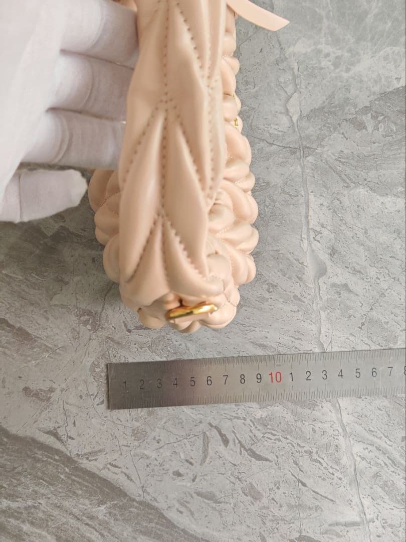 t！！MIUMIU キルティングショルダーバッグ ベージュ　美品