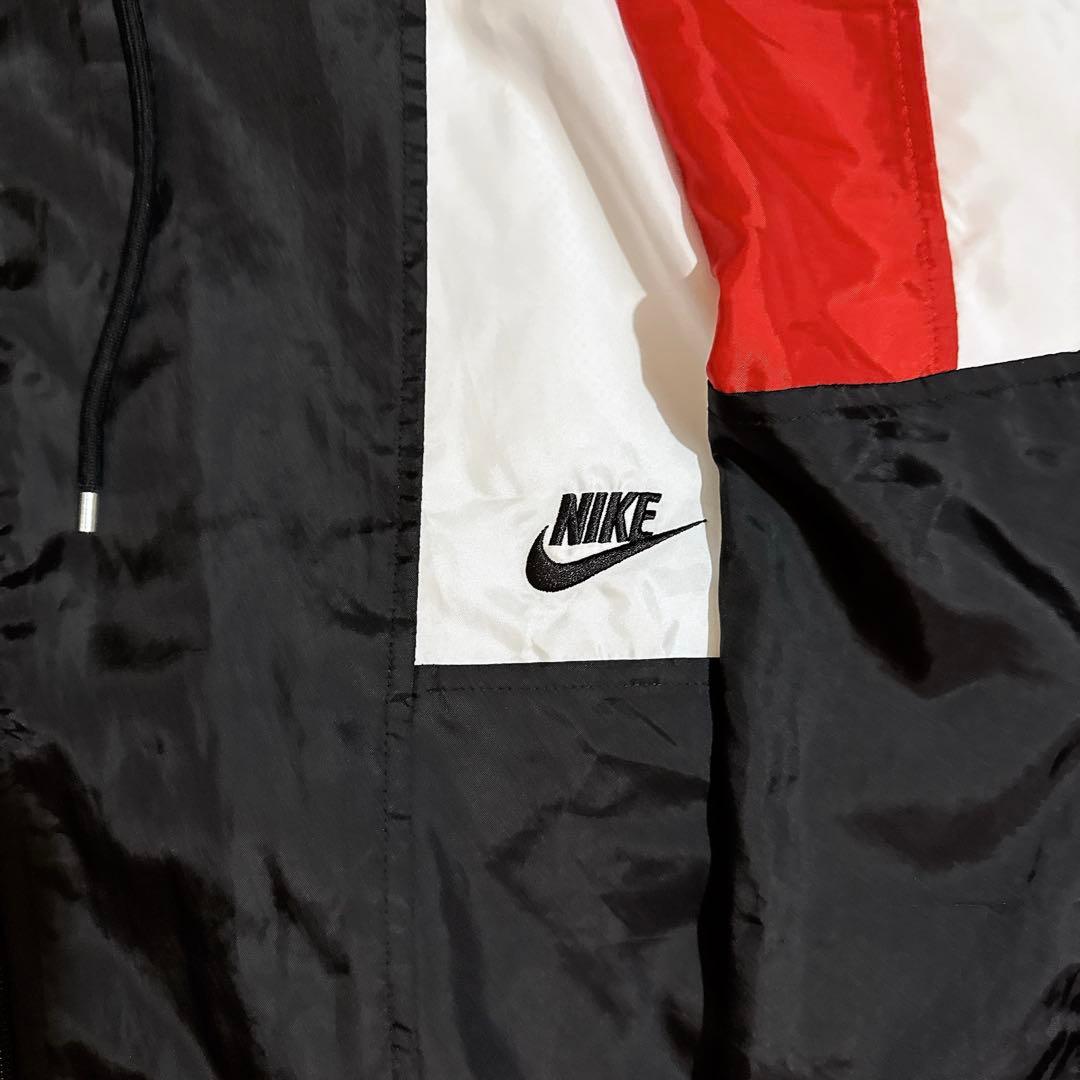 NIKEナイキ ナイロンジャケット サイズL ユニセックス　フード収納