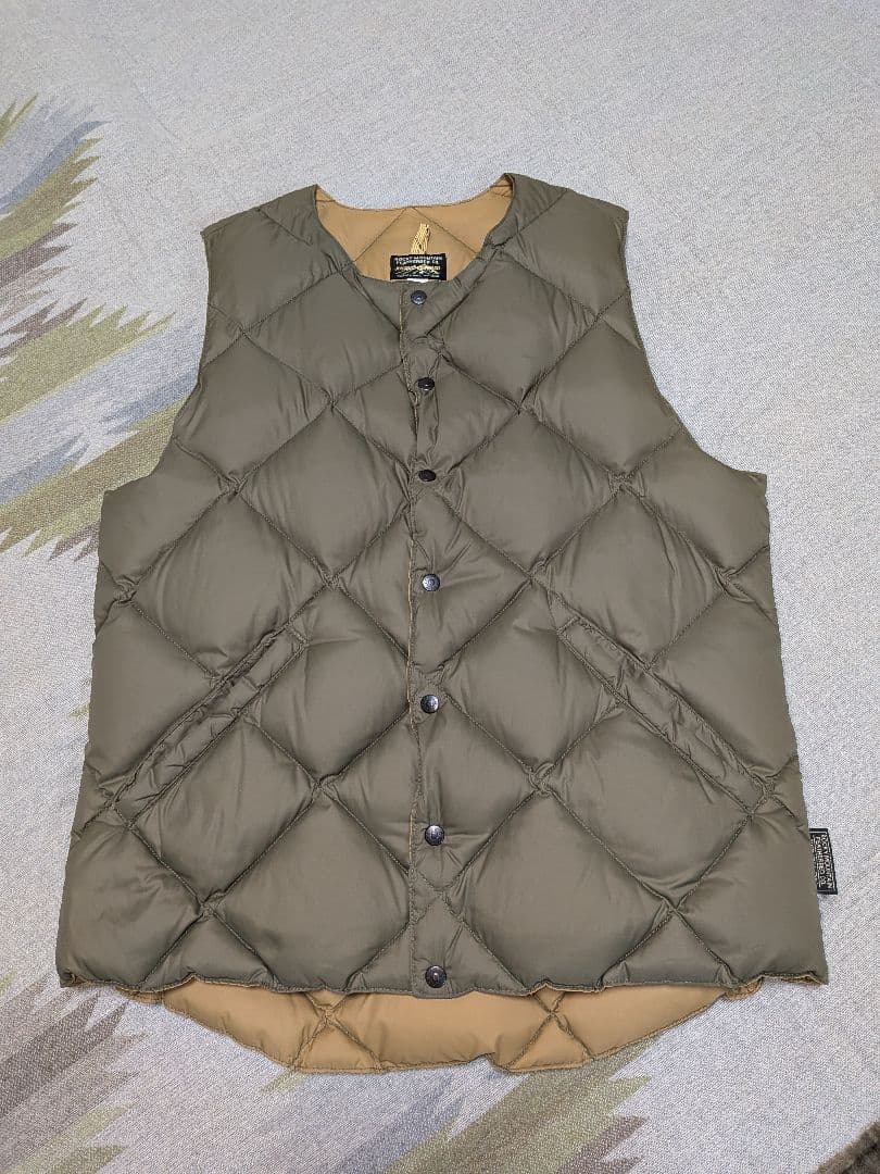 36 ROCKY MOUNTAIN FEATHERBED CO. ダウンベスト