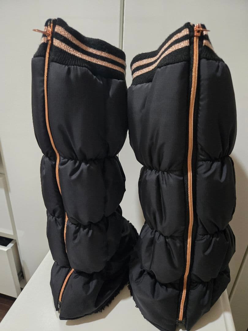 MARK&LONA ブラック レッグウォーマー