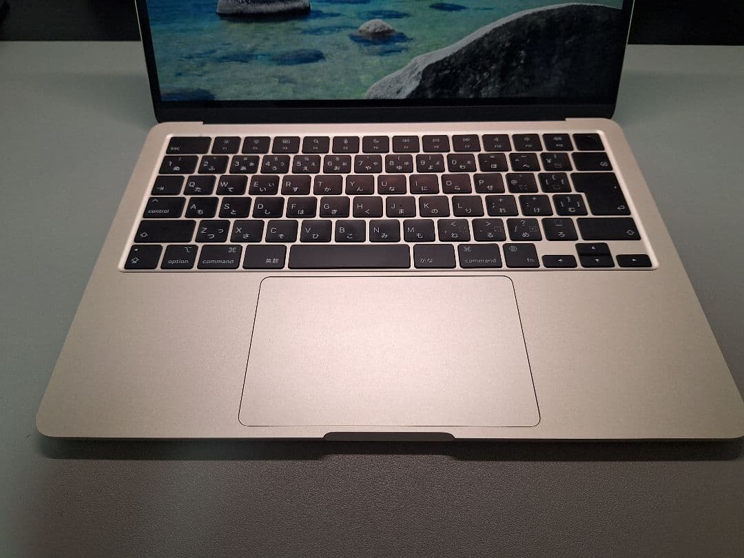 Apple M2 13インチ MacBook Air 16GB スターライト