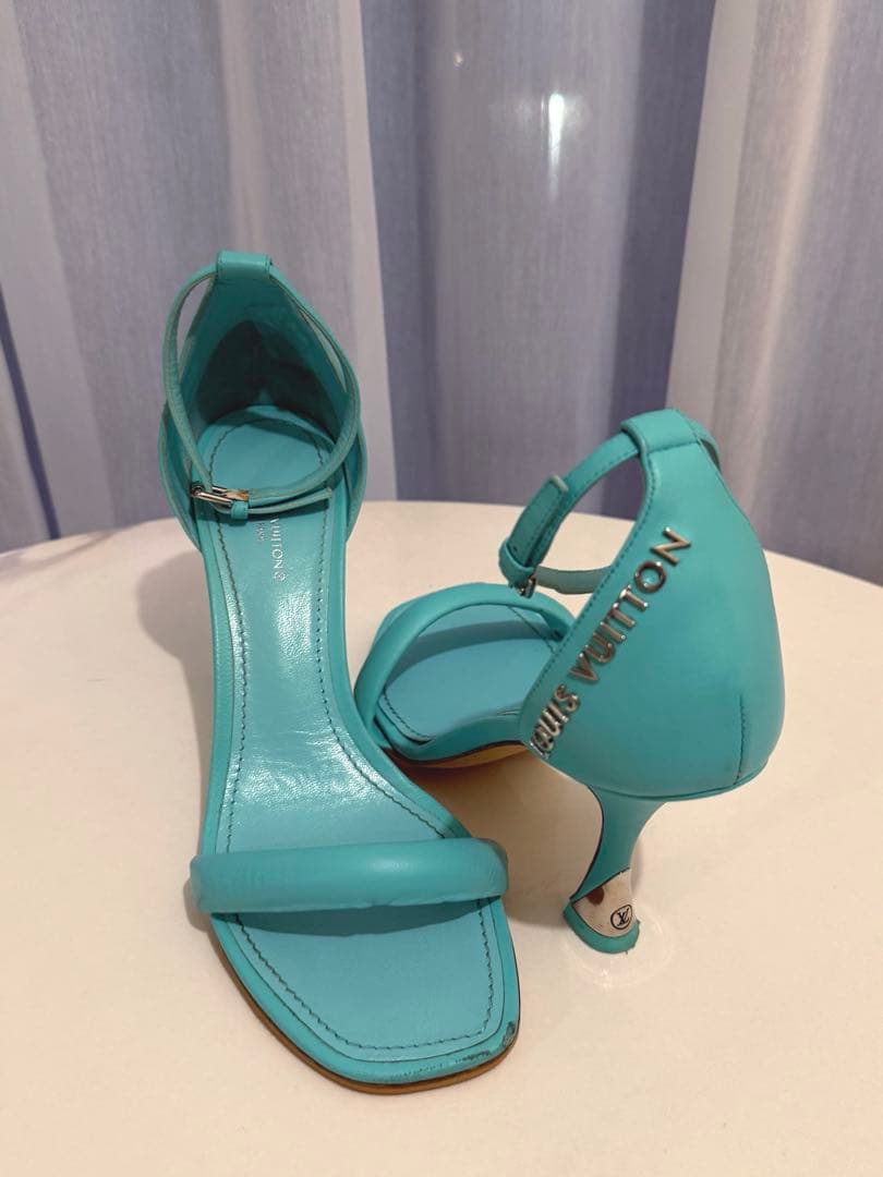 ルイヴィトン ハイヒール サンダル ストラップ付き