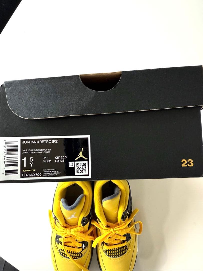 【新品未使用】NIKE Air Jordan 4 イエロースニーカー20.5cm