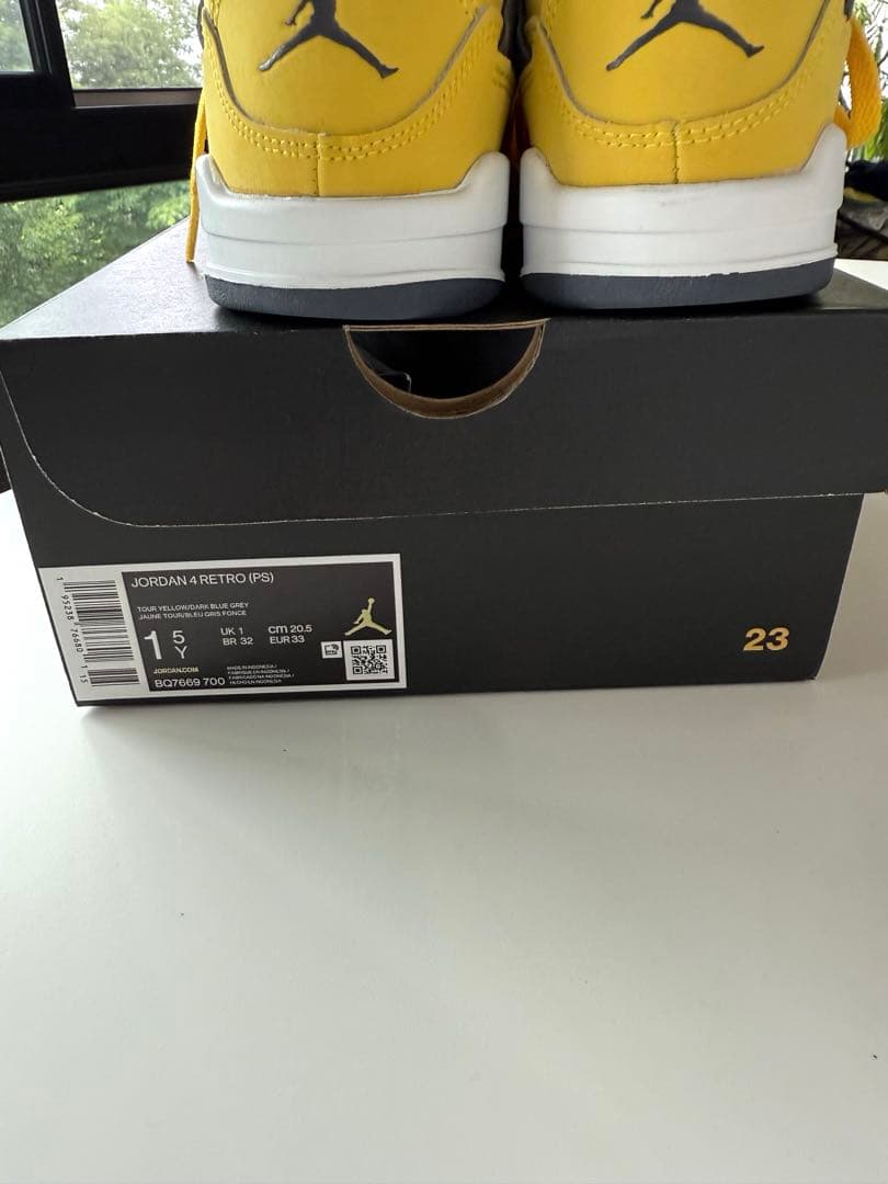 【新品未使用】NIKE Air Jordan 4 イエロースニーカー20.5cm