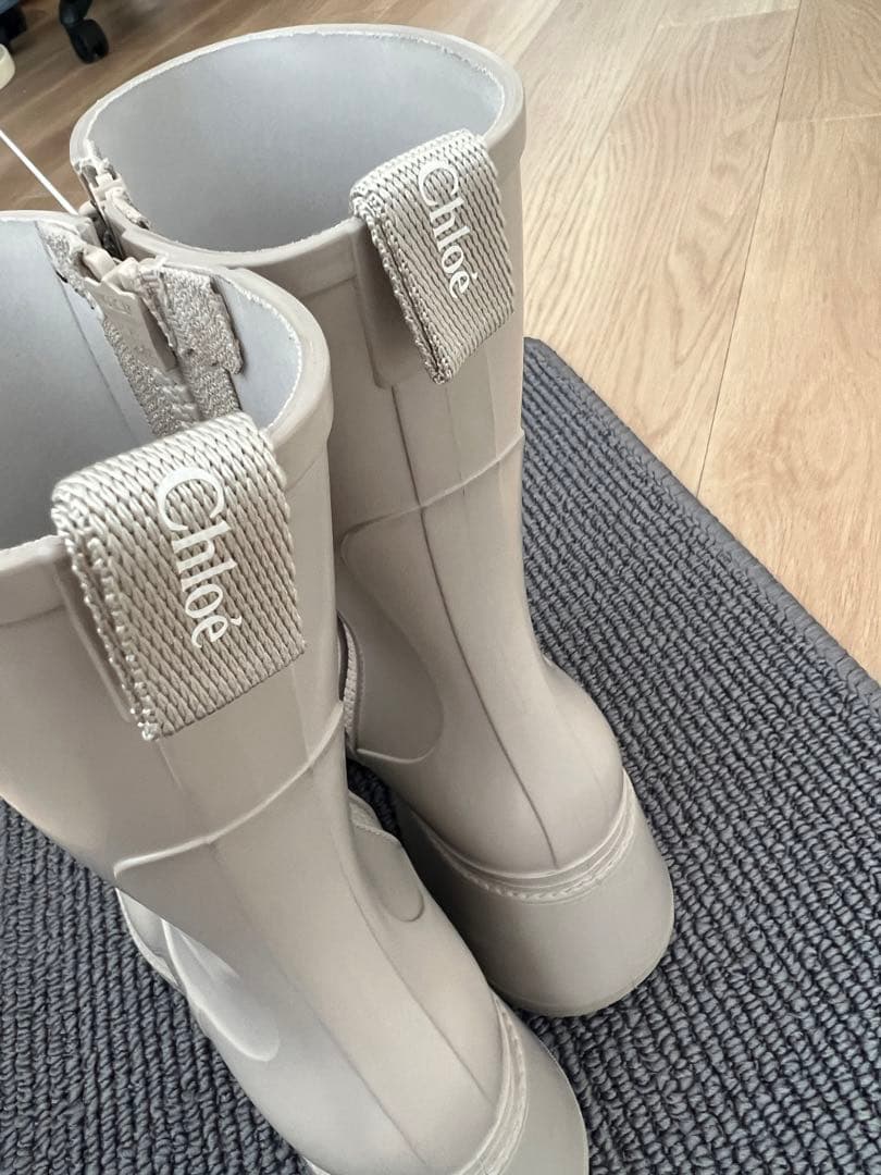Chloé BETTYレインブーツ(ベージュ)