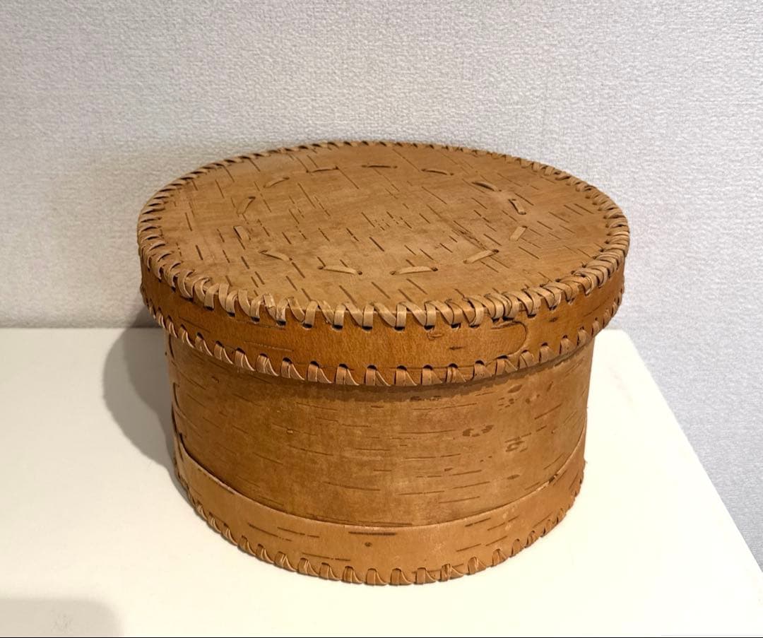 白樺樹皮　蓋付き丸型ボックス