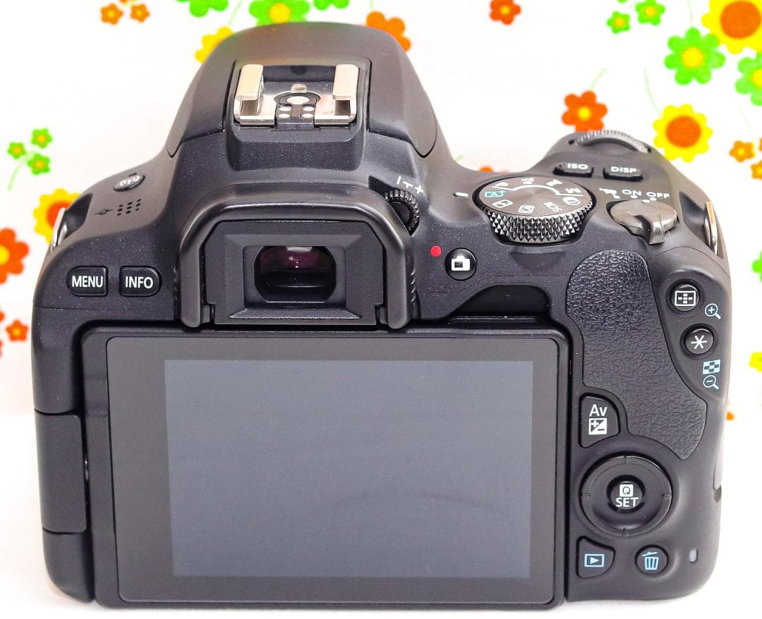 美品 Canon EOS kiss X9☆スマホ転送！☆高性能・高機能一眼レフ