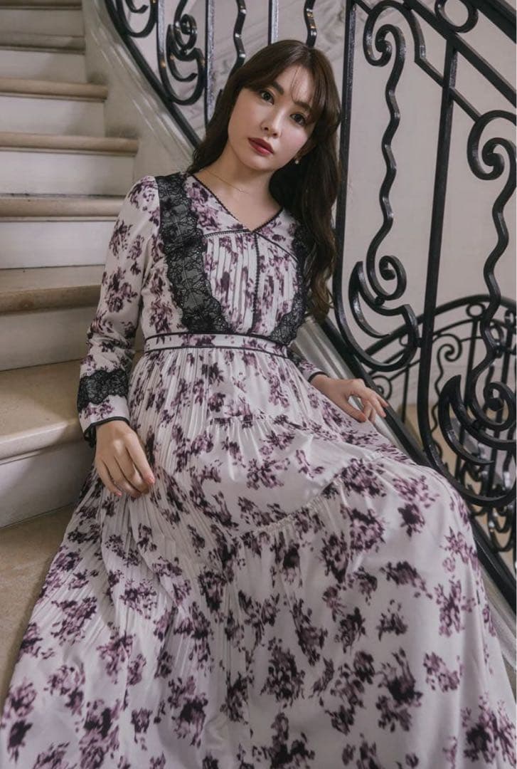 ワンピース herlipto Grasse Floral Pleated Dress