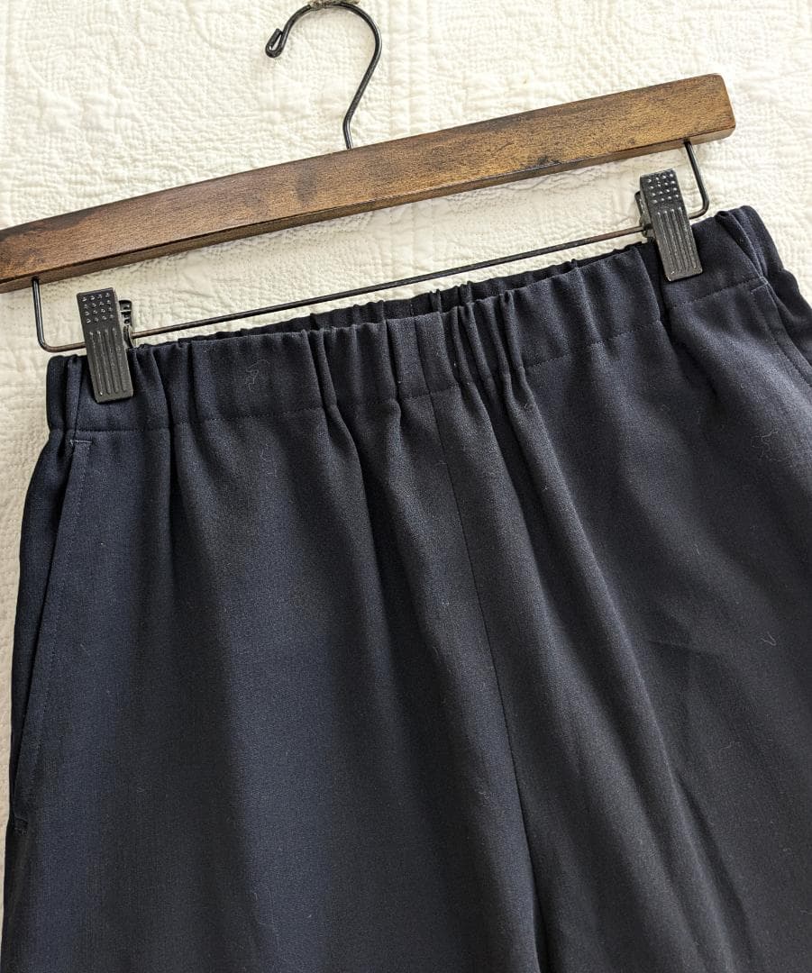 ヨーガンレール☆ウール二重織☆マットな光沢とドレープの美ラインPT☆クロ紺