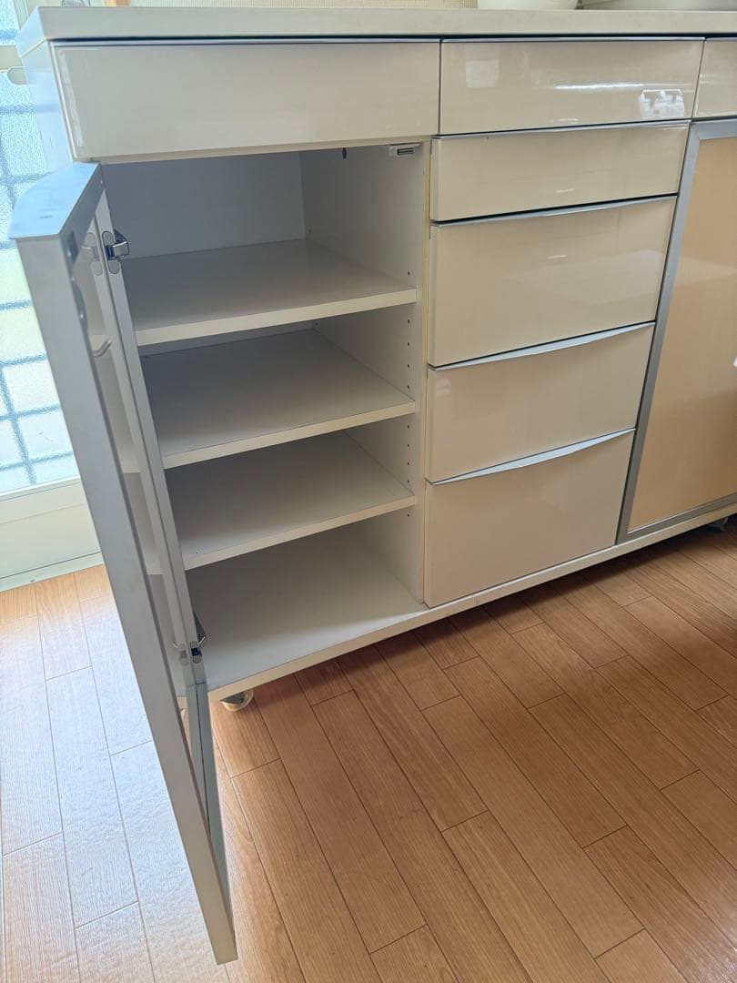 【引き取りの方】1万円！キッチンカウンター カップボード