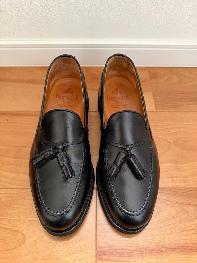 Berwick タッセルローファー ブラック　8491