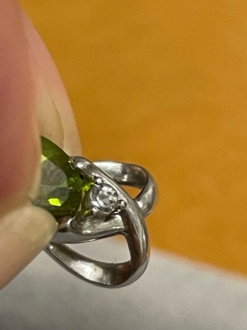 【8月誕生石】ペリドットオーバルカットペンダントトップ