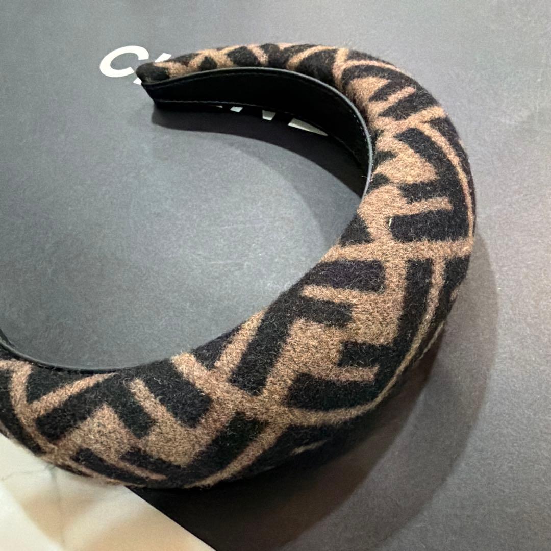 FENDI ヘアバンド　カチューシャ　百貨店購入品　正規品です