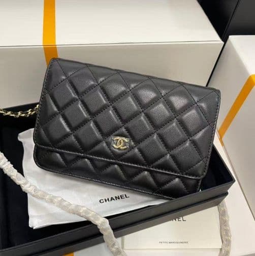 CHANEL MAKE UPノベルティ ブラック キルティングバッグ