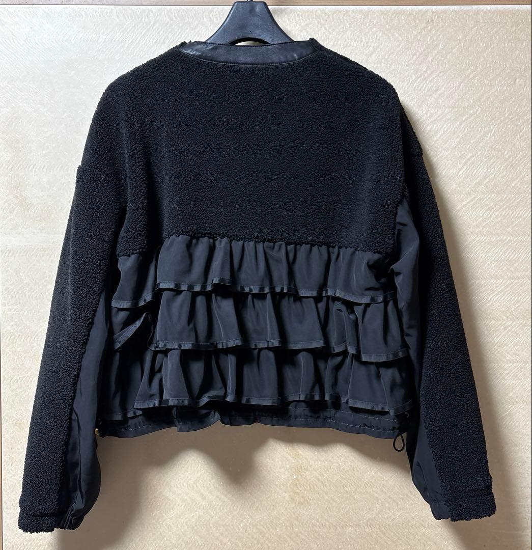 Eimee Lawバックフリルショートボアブルゾン 黒