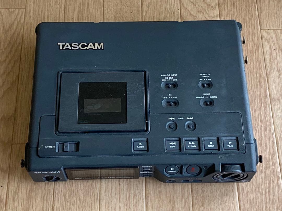 TASCAM ポータブルDATレコーダー DA-P1 ケース付　動作未確認