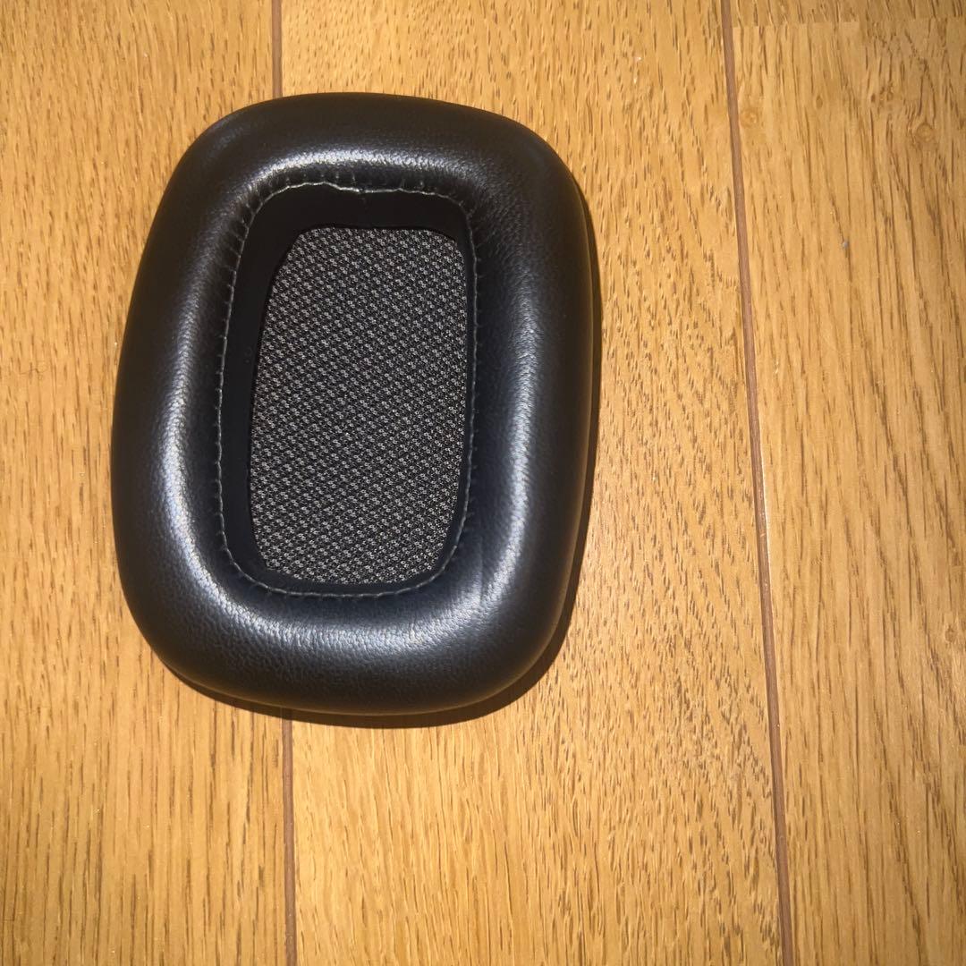 Bowers & Wilkins P7 ヘッドホン 外箱、アップグレードケーブル