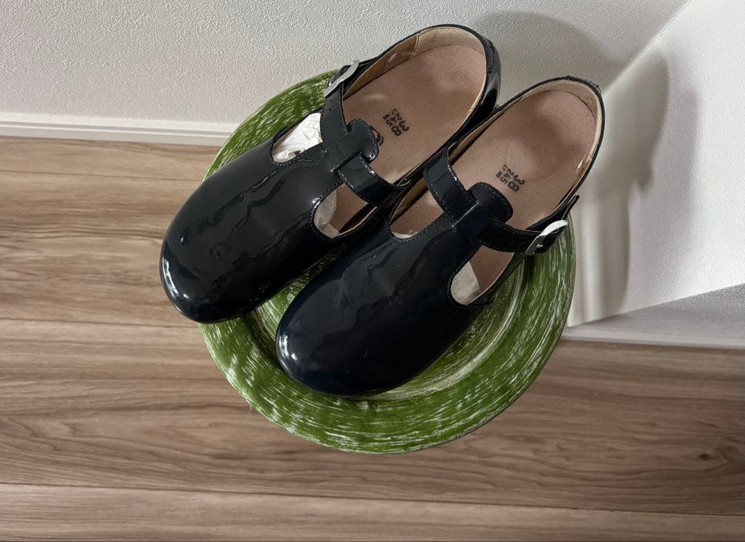 お値下げ【ビルケンシュトック 38】エナメルストラップシューズ　ネイビー