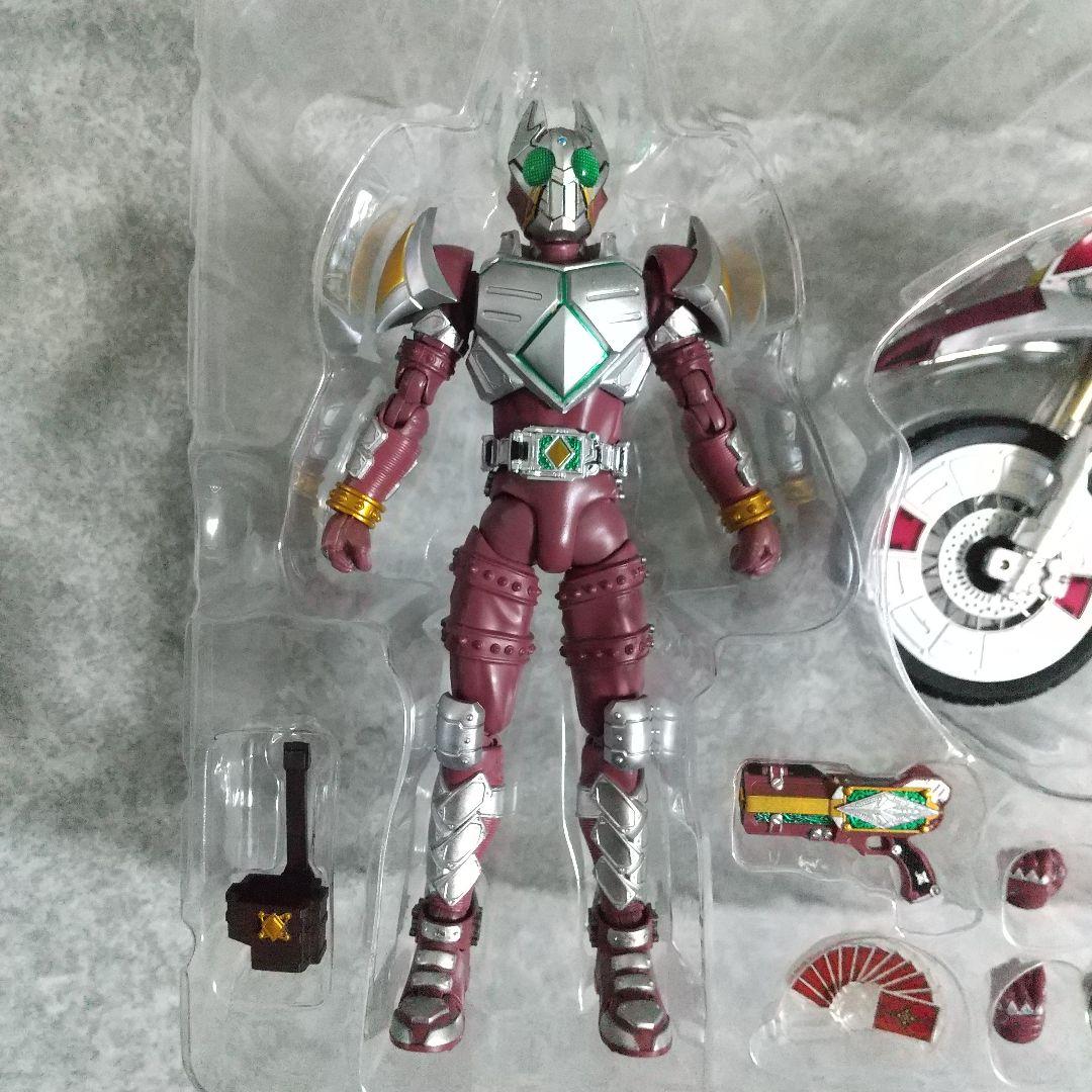 S.H.Figuarts 仮面ライダーギャレン&レッドランバス