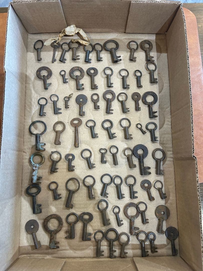 大量　67本　古い鍵アンティークキーコレクション多数　箪笥　江戸時代？