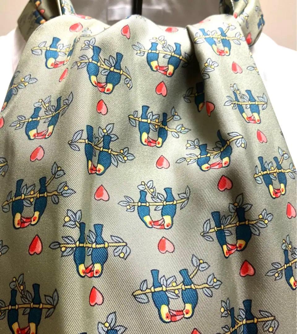 HERMES エルメス　シルクスカーフ　アスコットタイ　オウム柄