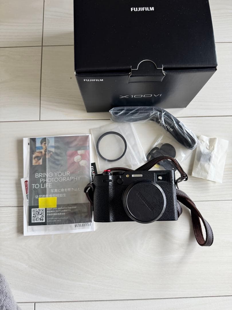 FUJIFILM X100VI 〔シルバー/ブラック〕★おまけ多数・フルセット