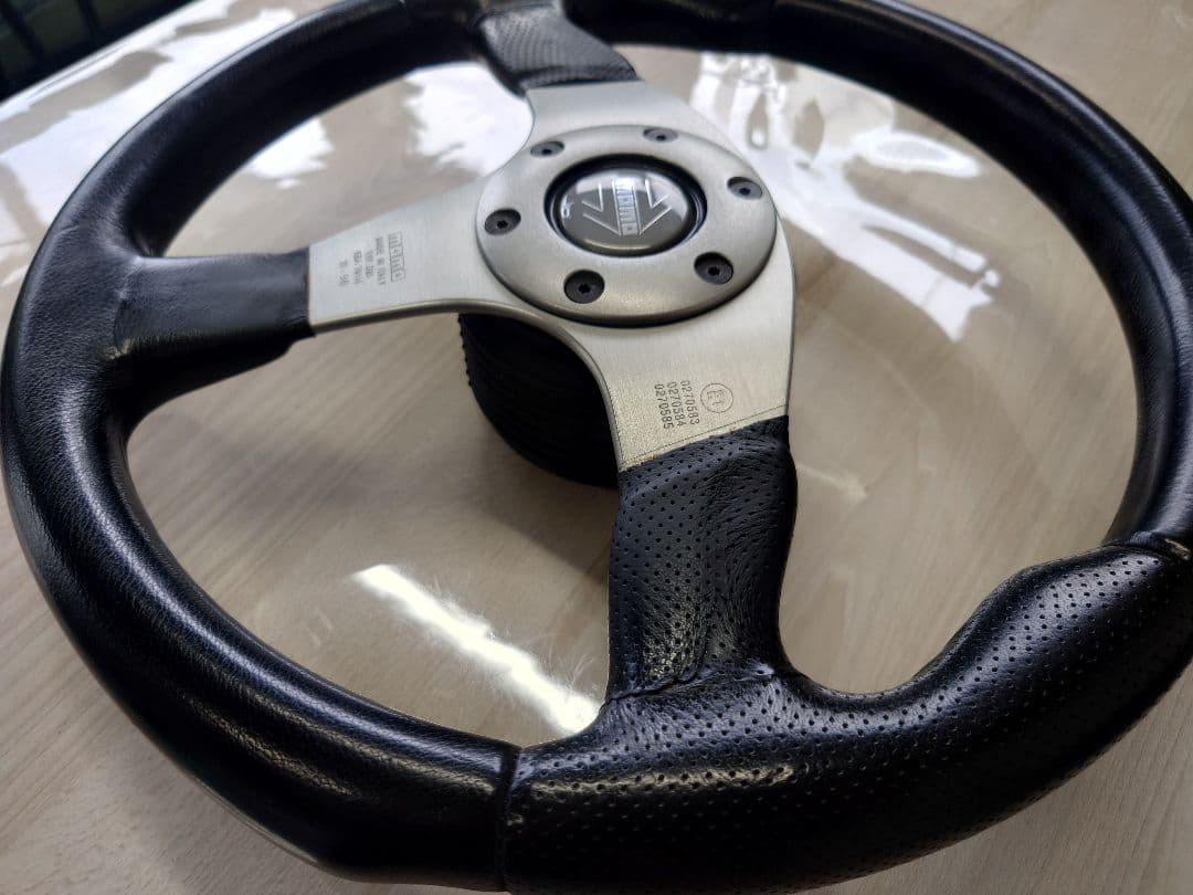 最終価格　【美品】momo　D35 ステアリング　race