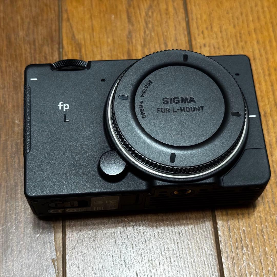 SIGMA fp L + 45mm F2.8 DG美品｜総額34万円｜付属品多数