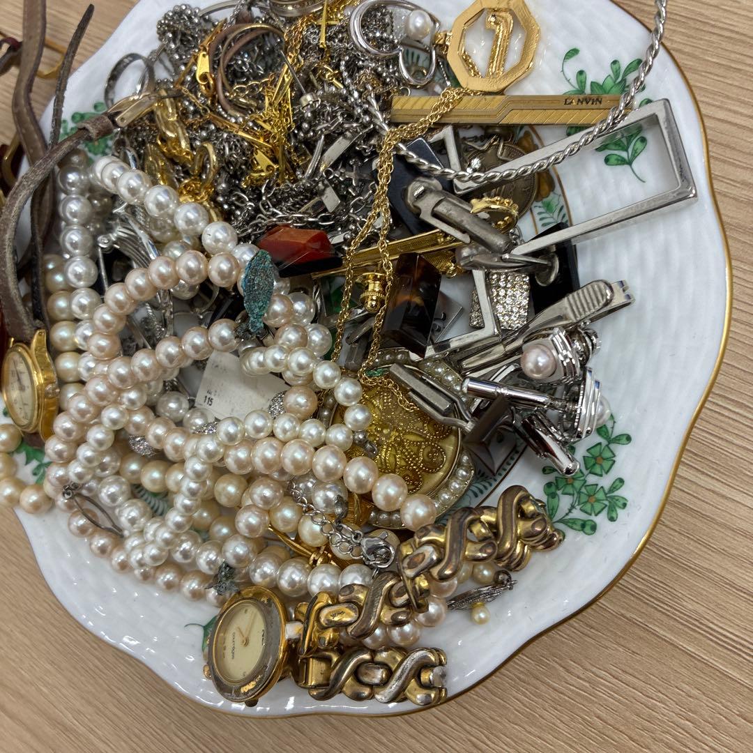 遺品整理　アクセサリー　ネックレス　イヤリング　ブレスレット