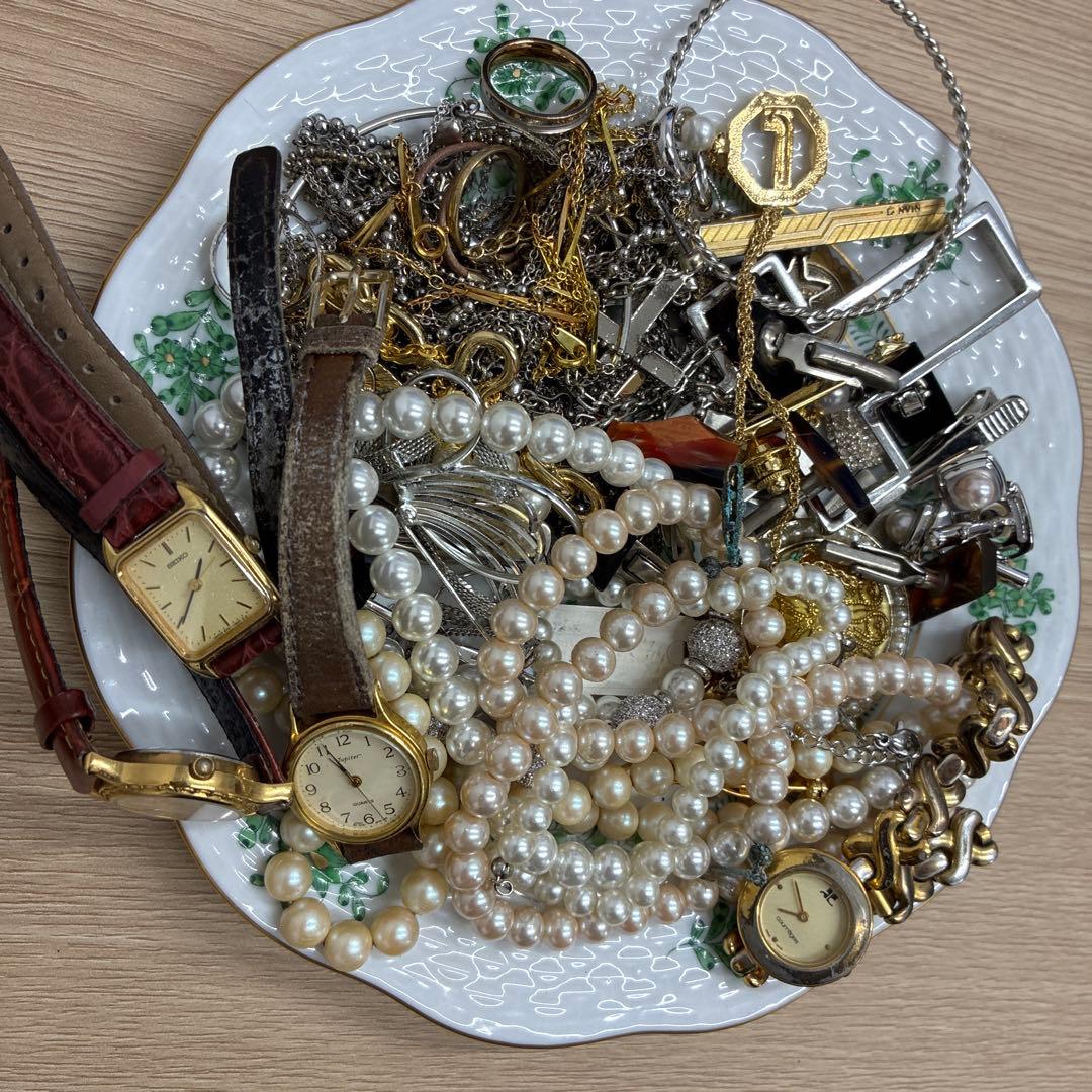 遺品整理　アクセサリー　ネックレス　イヤリング　ブレスレット