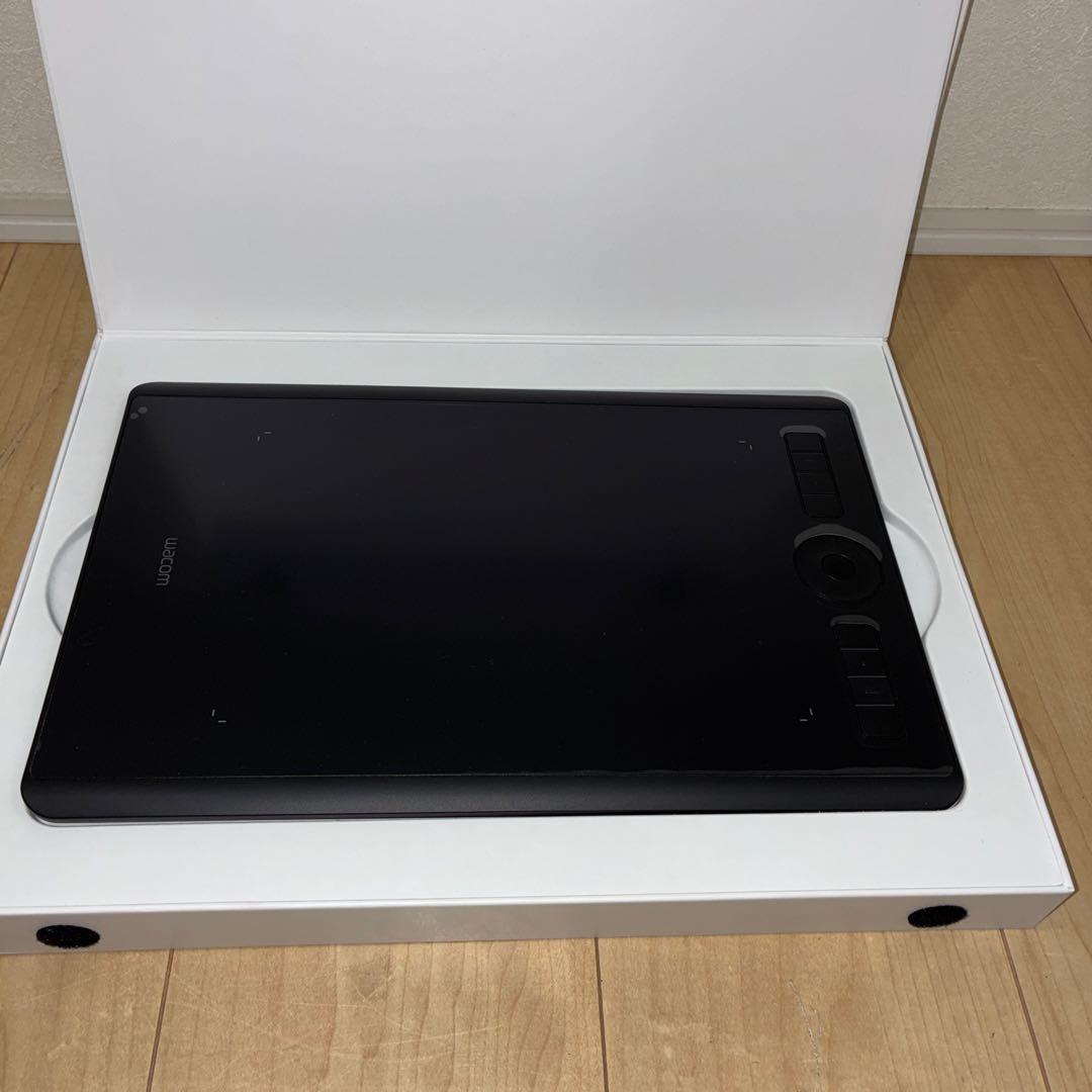 【美品】wacom ワコム Intuos Pro ペンタブレット PTH-660
