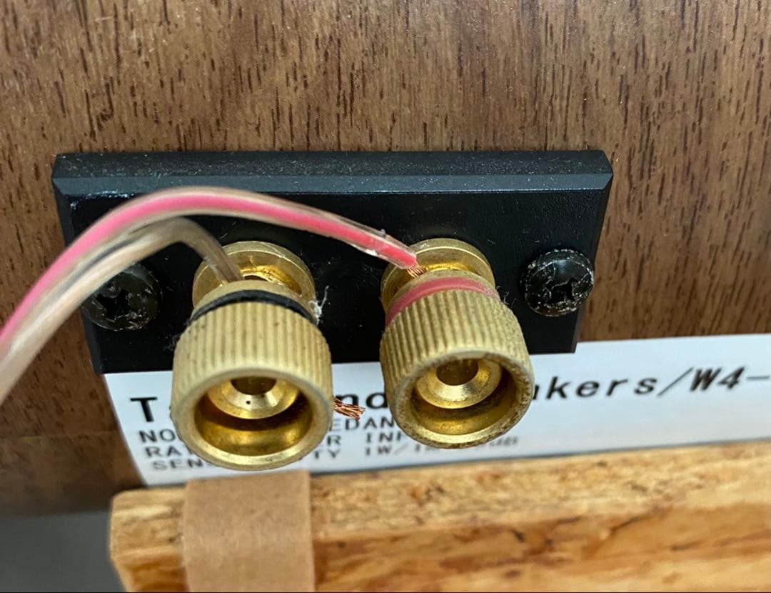 無指向性スピーカー　ＬR一体型