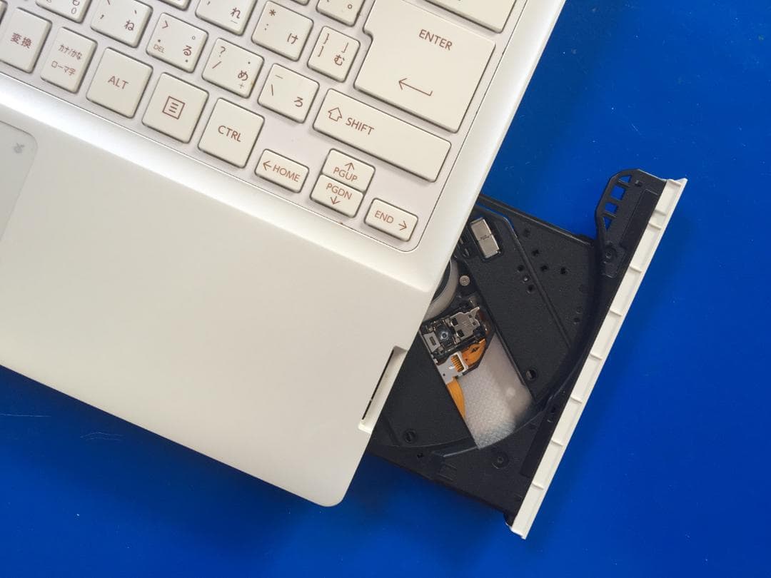 東芝 dynabook R73/NW56E 13.3型高解像度 コンパクトノート