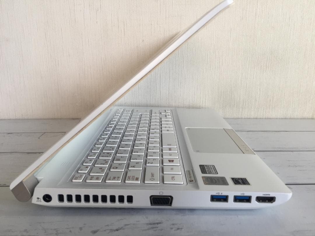 東芝 dynabook R73/NW56E 13.3型高解像度 コンパクトノート