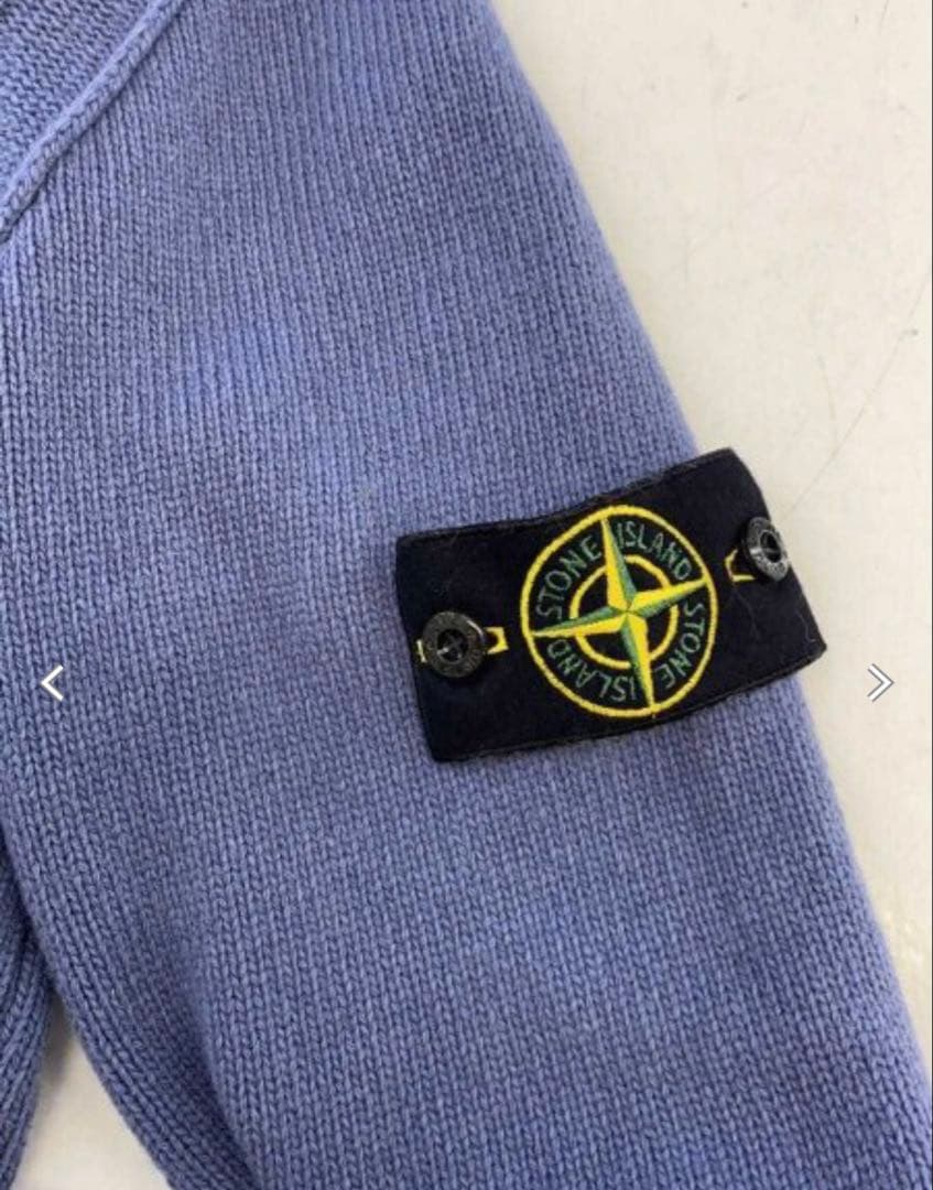 ストーンアイランド ボタン付きカーディガン
