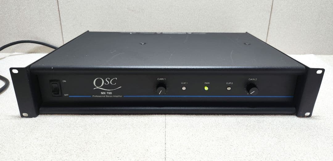 通電のみ QSC MX 700 プロ用 ステレオ アンプ 音響機器 ジャンク扱い