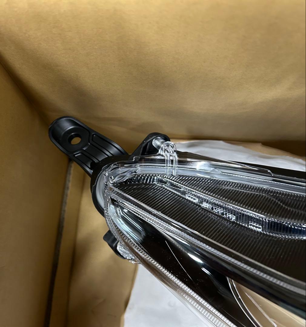 ！！新品、未使用品！！10アクア　後期ヘッドライト運転席側