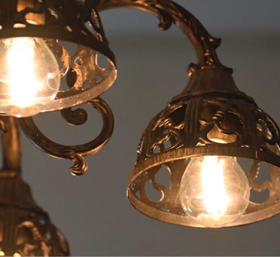 ジョグジャ　Jogjakarta ５灯シャンデリア