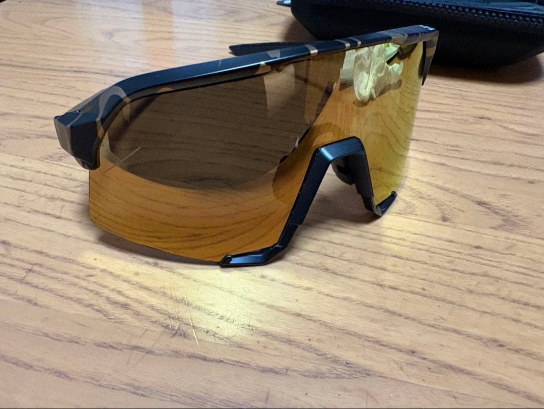 100% スポーツサングラス ゴールド 値下げありです‼️