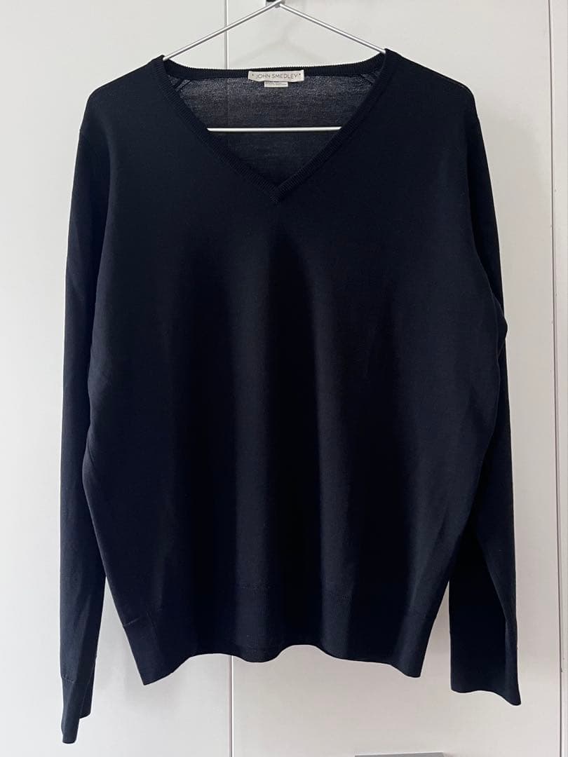 【極美品】JOHN SMEDLEY Vネック ニット ブラック M