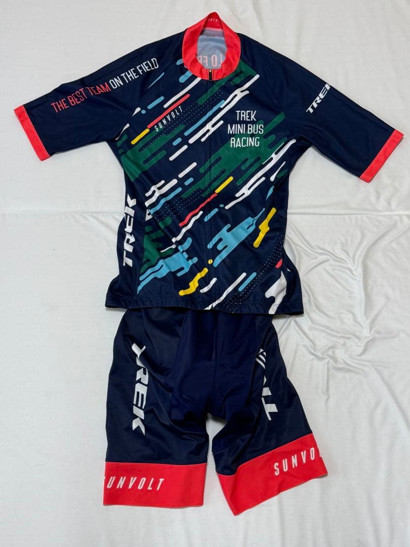 非売品 TREK サイクルジャージ & ビブショーツ セット