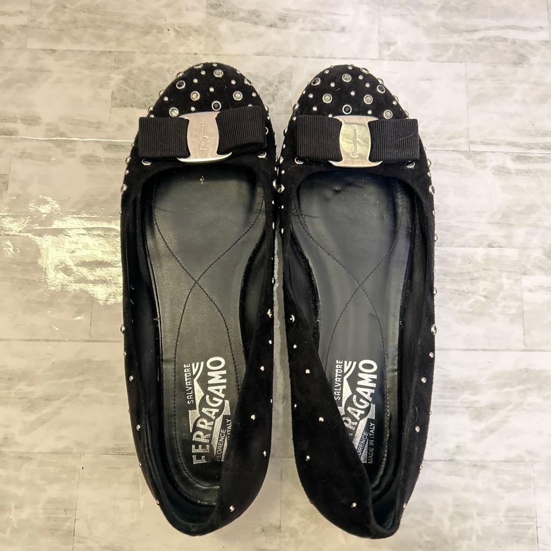 （外観美品）Ferragamo ブラック スタッズ バレエシューズ　24cm