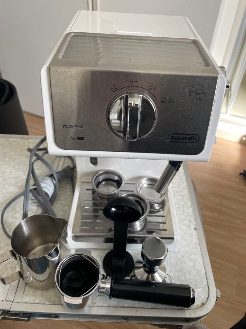 デロンギ DeLonghi ECP3220J エスプレッソマシン ホワイト