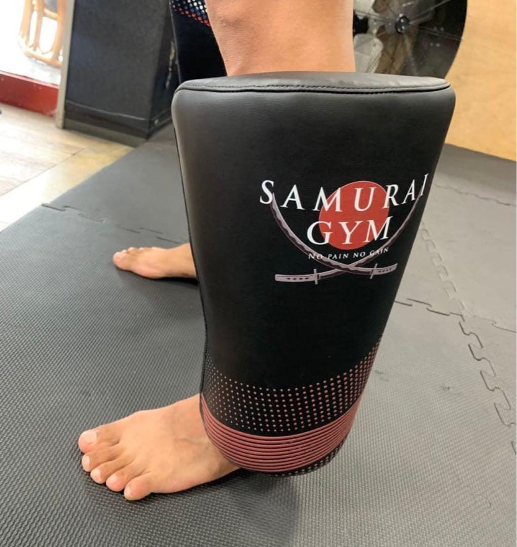 カーフキックダブルミット 左右利用できます